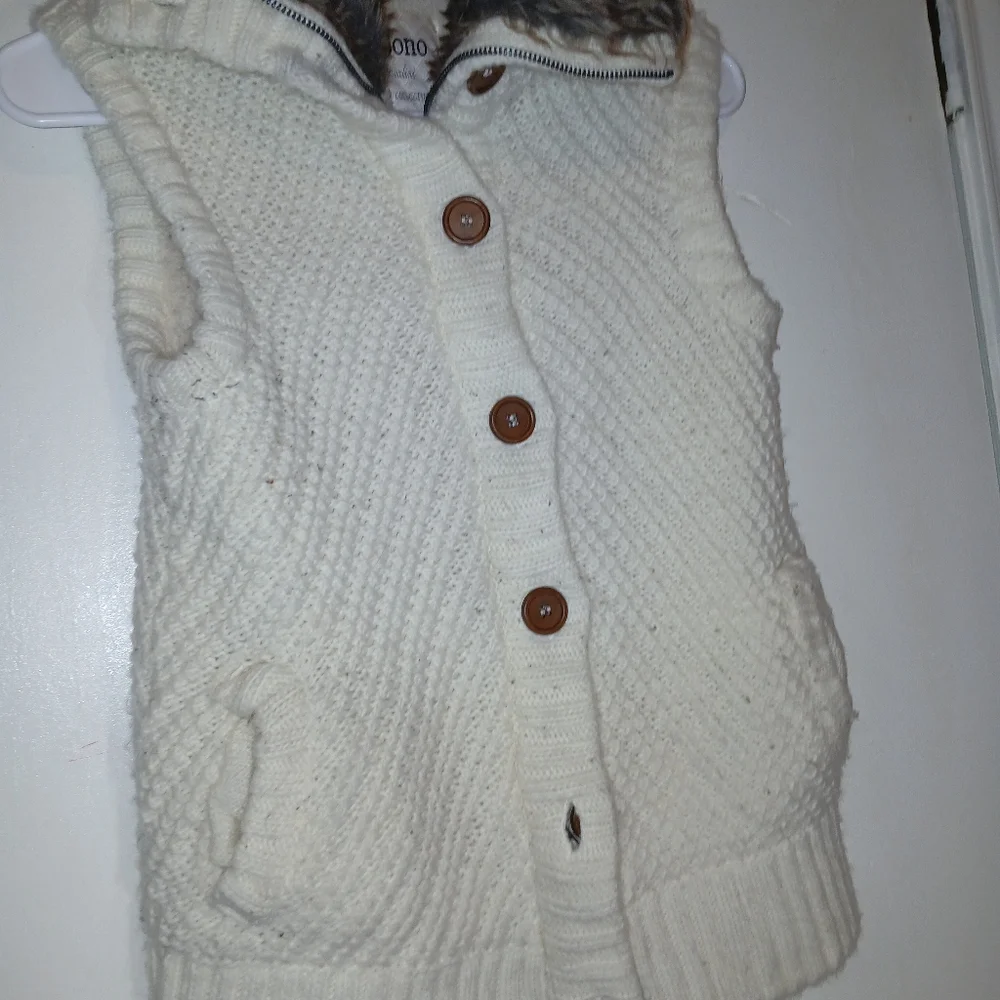 Sweater - Picture 1 of 3